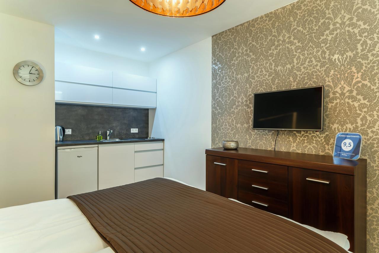 Golden Apartments Острава Екстериор снимка